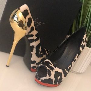 Giuseppe Peep Toe Pump
